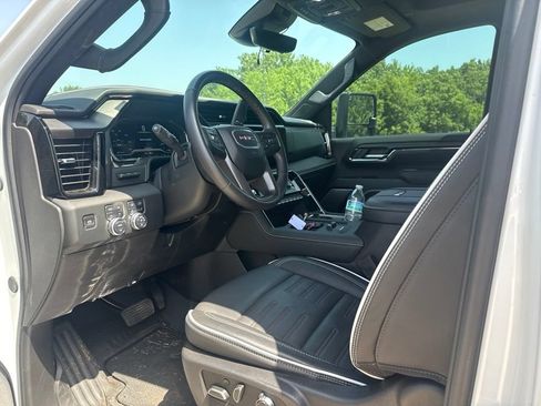 Used 2024 GMC Sierra 2500 AT4X AWD/4WD image 13