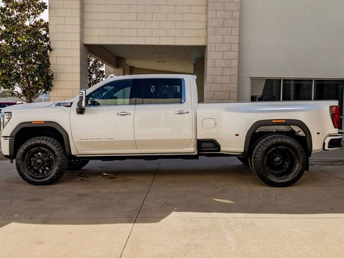 Used 2025 GMC Sierra 3500 Denali w/ Denali Reserve Package AWD/4WD image 6