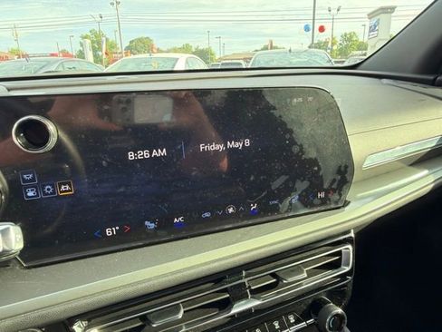 Used 2024 Chevrolet Traverse LS FWD image 21