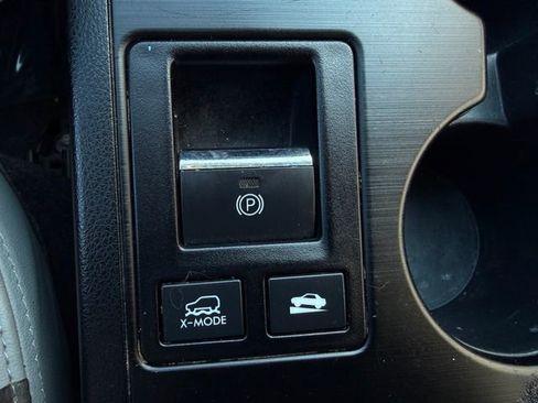 Used 2018 Subaru Outback 2.5i Limited image 12