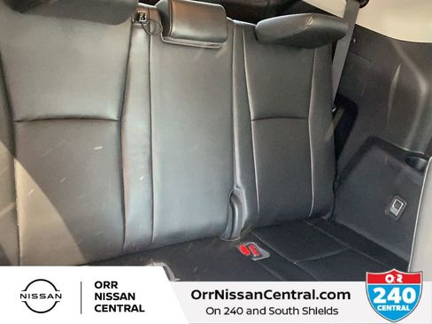 Used 2022 Toyota Highlander XLE AWD/4WD image 13