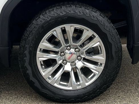 Used 2024 GMC Sierra 1500 Denali w/ Technology Package AWD/4WD image 29
