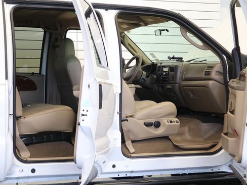 Used 2003 Ford F350 Lariat image 65