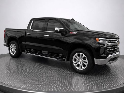 Used 2025 Chevrolet Silverado 1500 LTZ w/ LTZ Premium Package AWD/4WD image 5