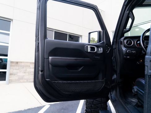 Used 2020 Jeep Gladiator Rubicon AWD/4WD image 25