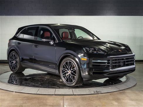 Certified 2026 Porsche Cayenne AWD/4WD image 7