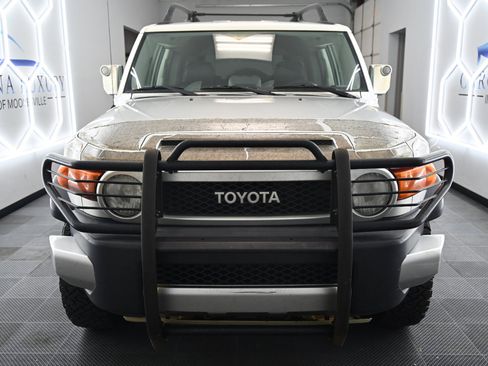 Used 2007 Toyota FJ Cruiser 4WD image 6