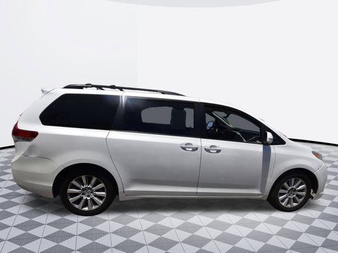 Used 2013 Toyota Sienna Limited AWD/4WD image 5