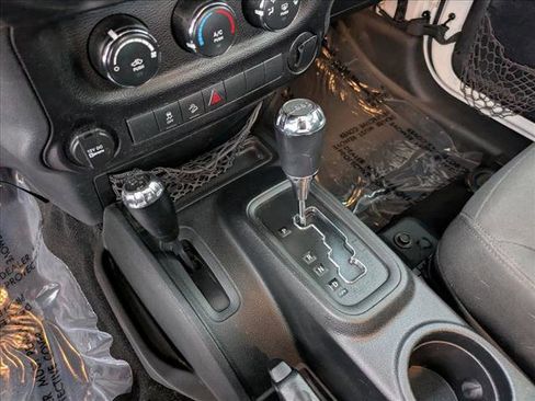 Used 2016 Jeep Wrangler Unlimited Sport w/ Connectivity Group AWD/4WD image 13