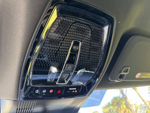 New 2026 Cadillac Vistiq Sport w/ LPO, Floor Liner Package image 33