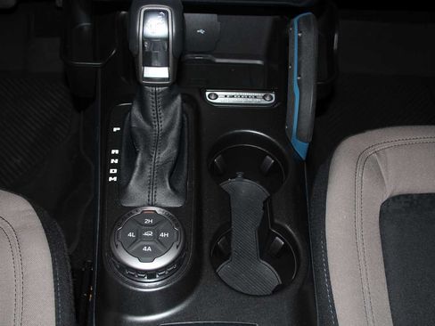Used 2023 Ford Bronco Wildtrak AWD/4WD image 33