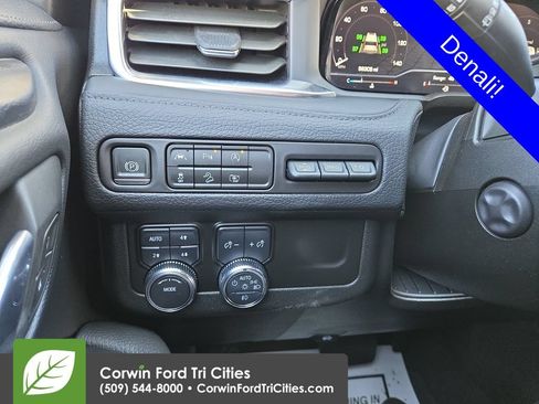Used 2024 GMC Yukon XL Denali AWD/4WD image 20