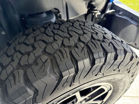 Used 2025 Jeep Wrangler Unlimited Rubicon AWD/4WD image 11