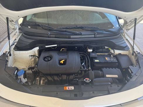 Used 2025 Kia Soul LX w/ LX Technology Package FWD image 29