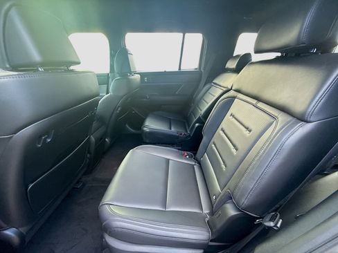 Used 2024 Hyundai Santa Fe Calligraphy image 21