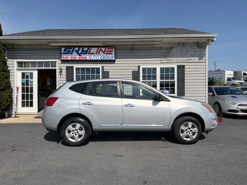 Used 2014 Nissan Rogue S image 1