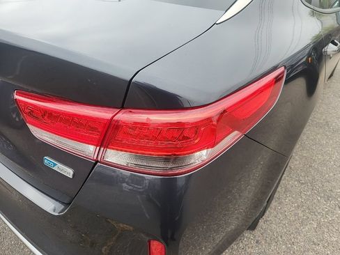 Used 2017 Kia Optima Premium w/ Hybrid Convenience Package FWD image 13