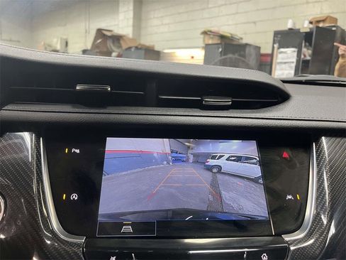 Used 2024 Cadillac XT6 Sport image 19