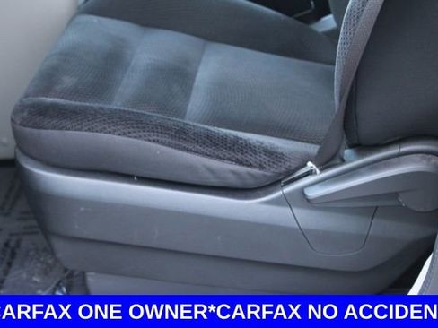 Used 2019 Dodge Grand Caravan SE w/ UConnect Hands-Free Group image 14