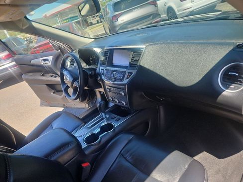 Used 2018 Nissan Pathfinder SL w/ Cargo Package FWD image 16
