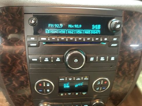 Used 2013 GMC Sierra 3500 Denali w/ Suspension Package, Off-Road AWD/4WD image 9