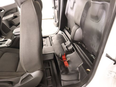 Used 2022 Chevrolet Colorado LT w/ Fleet Safety Package image 11