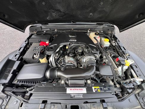 Used 2018 Jeep Wrangler Sport image 25