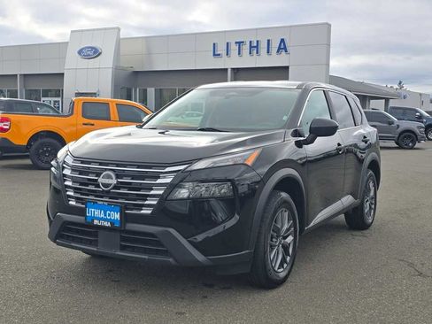 Used 2024 Nissan Rogue S image 1