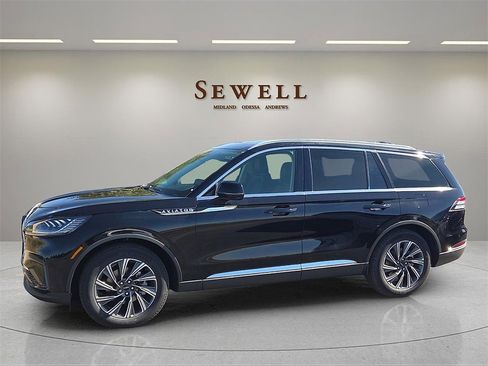New 2026 Lincoln Aviator Premiere image 2