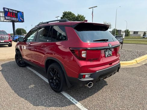 Used 2024 Honda Passport Black Edition image 5