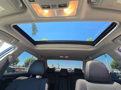 Used 2017 Toyota Camry SE w/ Moonroof Package FWD image 31