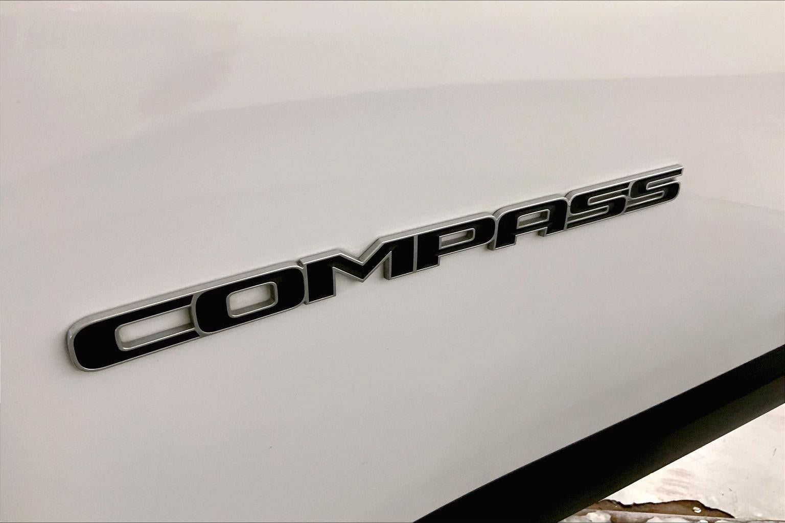 Used 2025 Jeep Compass Limited AWD/4WD image 8