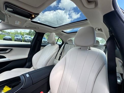 Used 2026 Mercedes-Benz E 350 4MATIC Sedan image 14