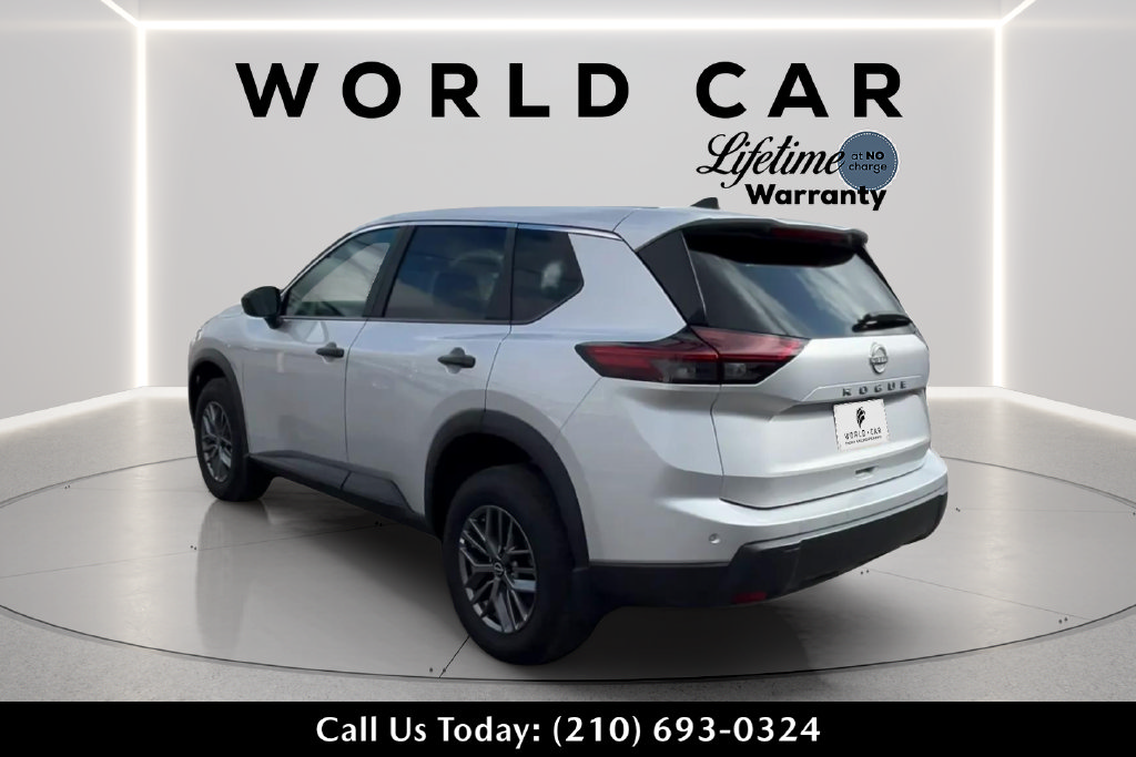 Used 2025 Nissan Rogue S FWD image 5