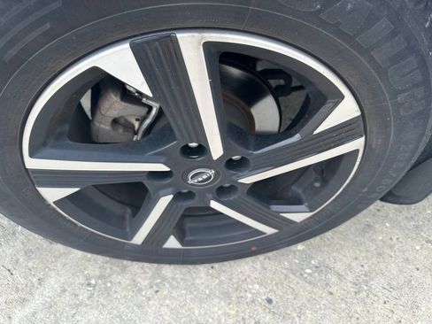 Used 2024 Nissan Sentra SV FWD image 36