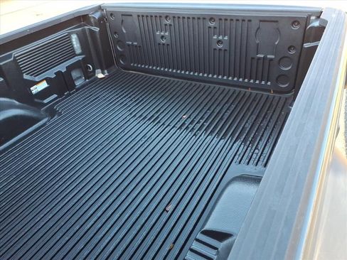 Used 2023 Jeep Gladiator Sport image 12