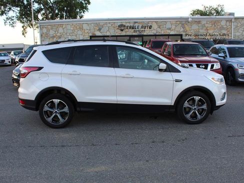 Used 2018 Ford Escape SEL AWD/4WD image 8