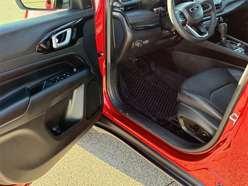 Used 2024 Jeep Compass Trailhawk w/ Trailhawk Elite Group image 14