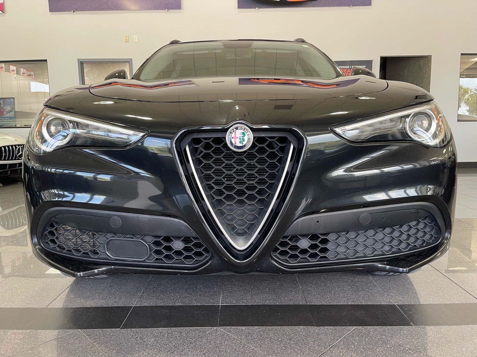 Used 2018 Alfa Romeo Stelvio Sport w/ Quick Order Package 22J Sport AWD/4WD image 8