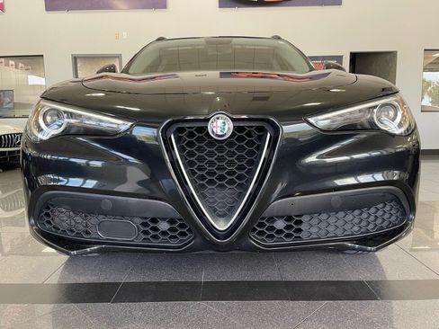 Used 2018 Alfa Romeo Stelvio Sport w/ Quick Order Package 22J Sport AWD/4WD image 8