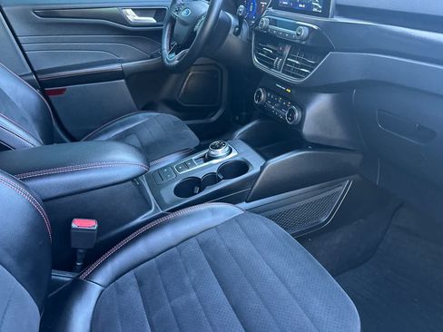 Certified 2022 Ford Escape SEL w/ SEL Stealth AWD Package image 16