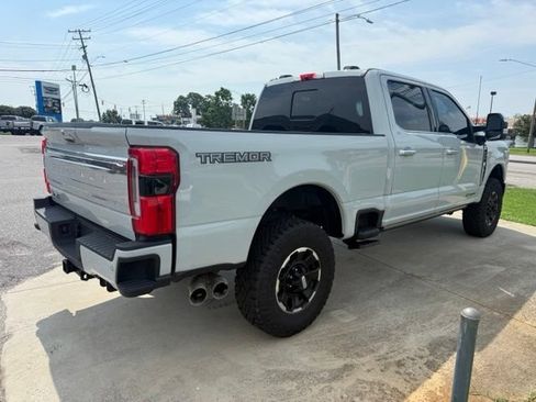 Used 2025 Ford F250 Platinum w/ Platinum Plus Package AWD/4WD image 14