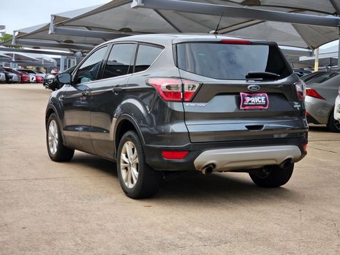 Used 2017 Ford Escape SE FWD image 7