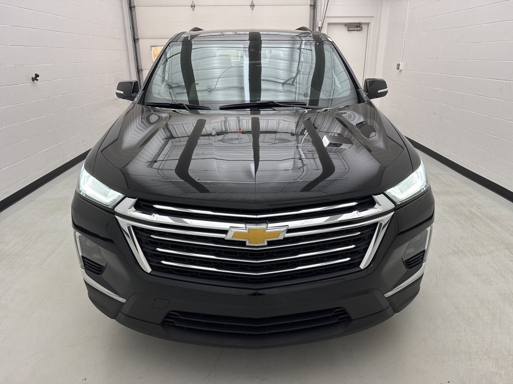 Used 2023 Chevrolet Traverse LT w/ LPO, Cargo Package AWD/4WD image 9