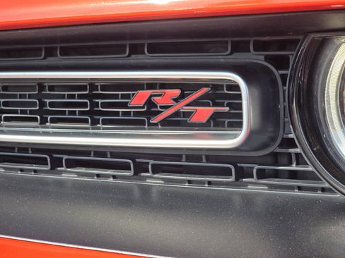 Used 2017 Dodge Challenger R/T Scat Pack w/ Leather Interior Group image 19