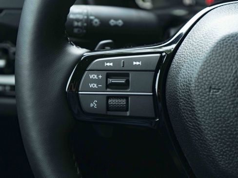Used 2025 Honda Accord Touring image 19