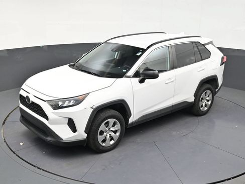 Used 2021 Toyota RAV4 LE FWD image 11
