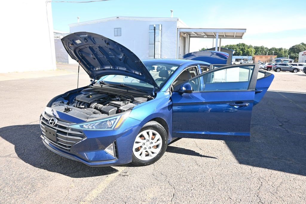Used 2020 Hyundai Elantra SE FWD image 13