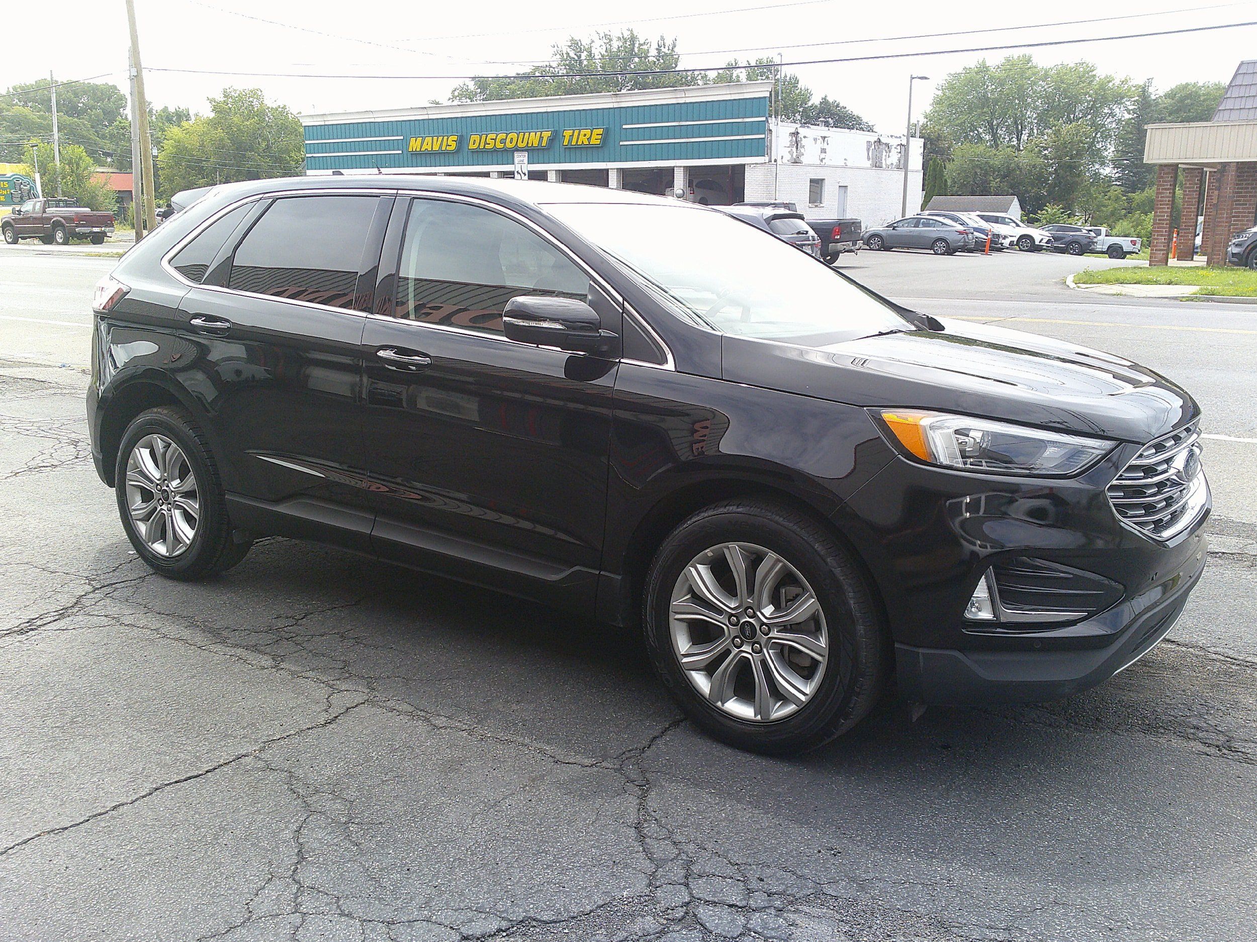 Used 2024 Ford Edge Titanium AWD/4WD image 6