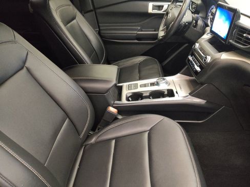 Used 2020 Ford Explorer XLT w/ Equipment Group 202A image 21